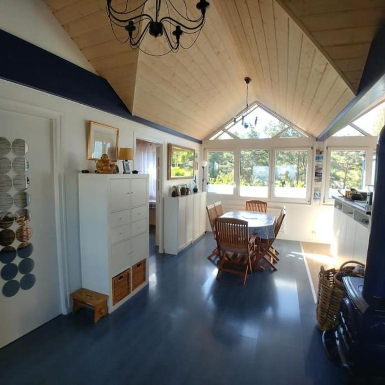 Lakefront. Appartement pieds dans l'eau. View and direct access to the lake. - Appartement 2 Chambres - 19