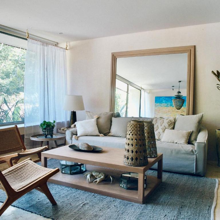 3 Bed Apartment Sleeps 6 - Private Pool & Hot Tub - Apartamento - 1