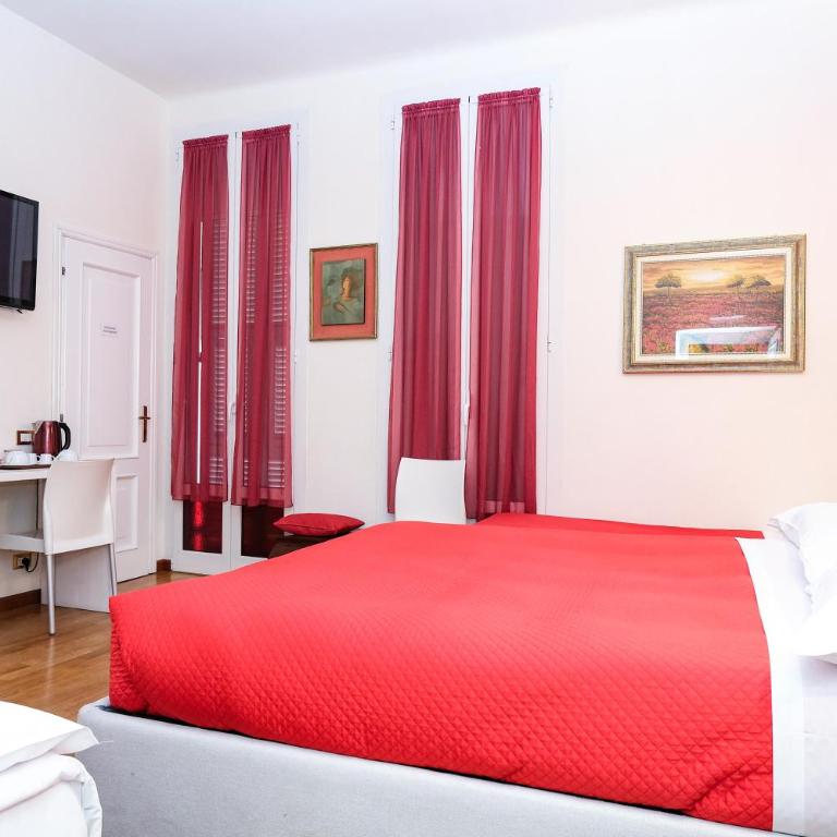 Lia Rooms - Camera Quadrupla - 4