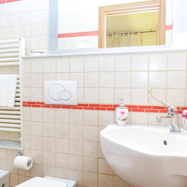 Lia Rooms 3 - Camera Matrimoniale con Bagno Privato - 5
