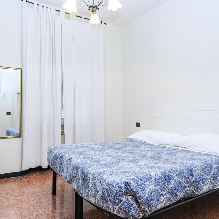 Lia Rooms 3 - Camera Tripla con Bagno in Comune - 5
