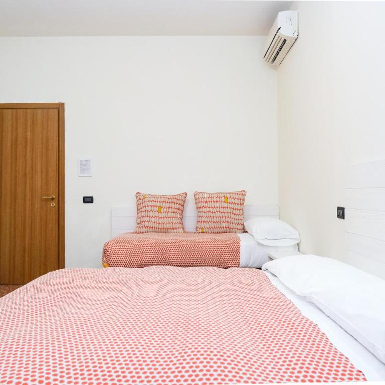 Lia Rooms 3 - Camera Matrimoniale con Bagno in Comune - 3