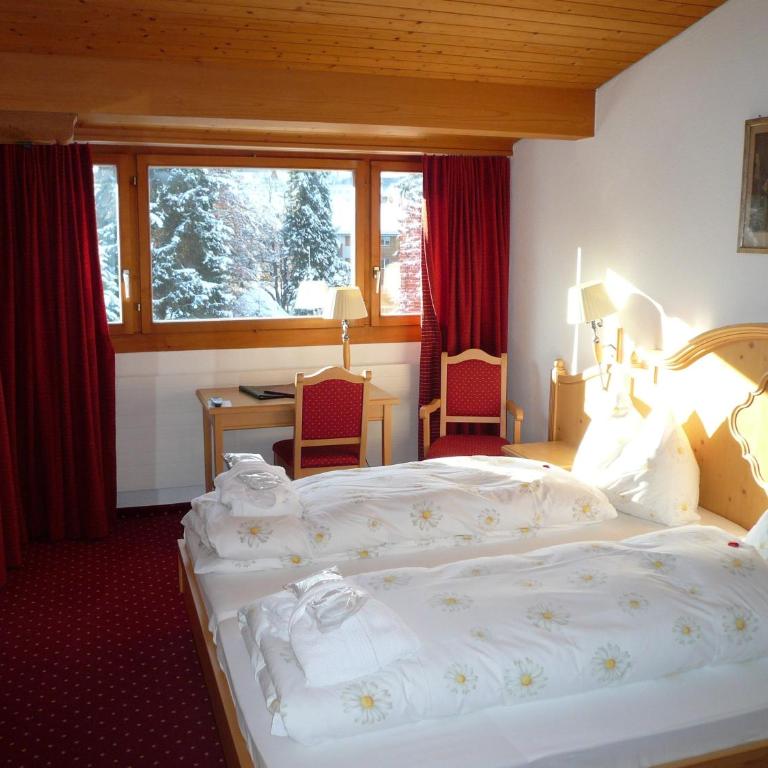 Hotel Cresta - Doppelzimmer mit Balkon - 9