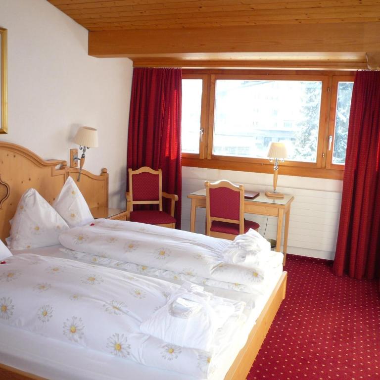 Hotel Cresta - Doppelzimmer mit Balkon - 4