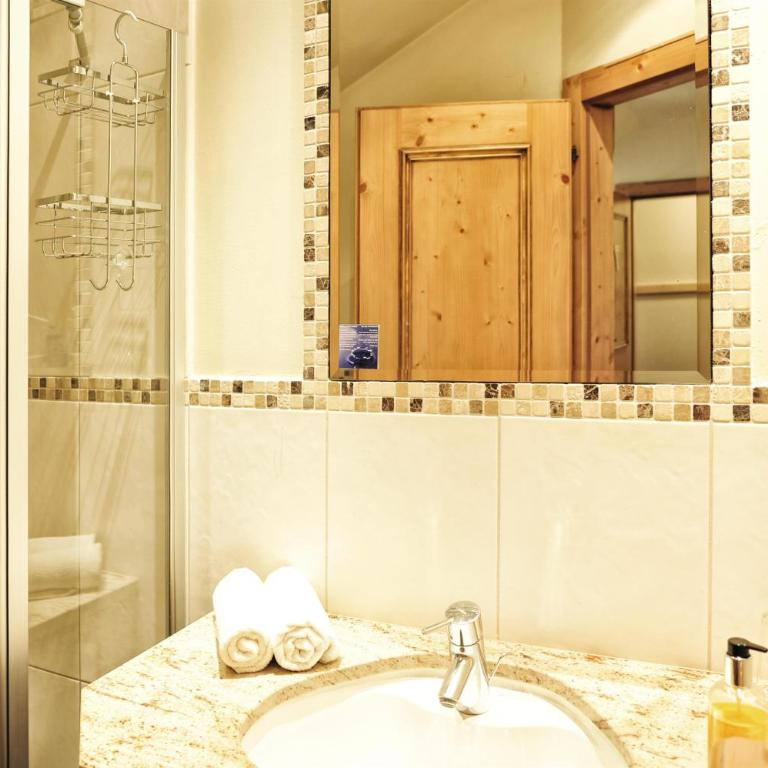 Fischerwirt am See - Doppelzimmer mit Balkon - 3