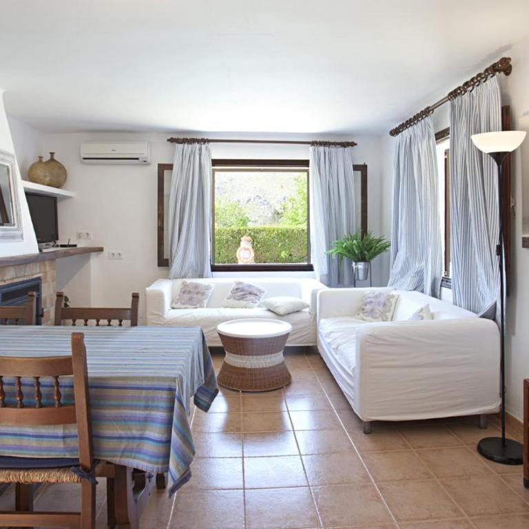 Can Seguinot - Three-Bedroom Villa - 4