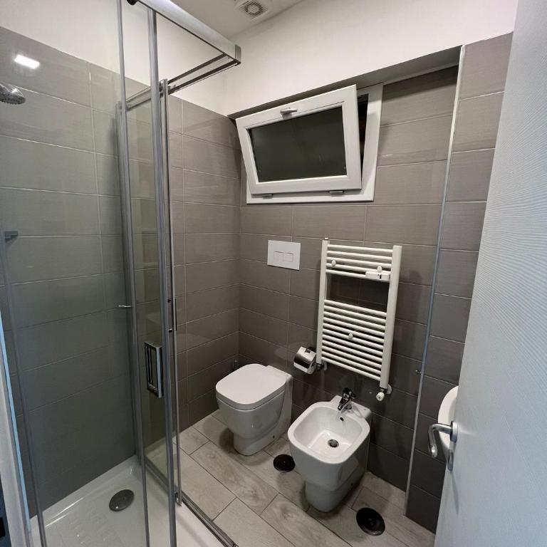 Metronia Guest House - Camera Matrimoniale con Bagno Privato - 4