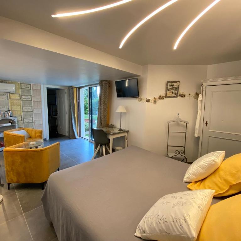 Ô Tilia d'Azur - Suite - Vue sur Piscine - 33