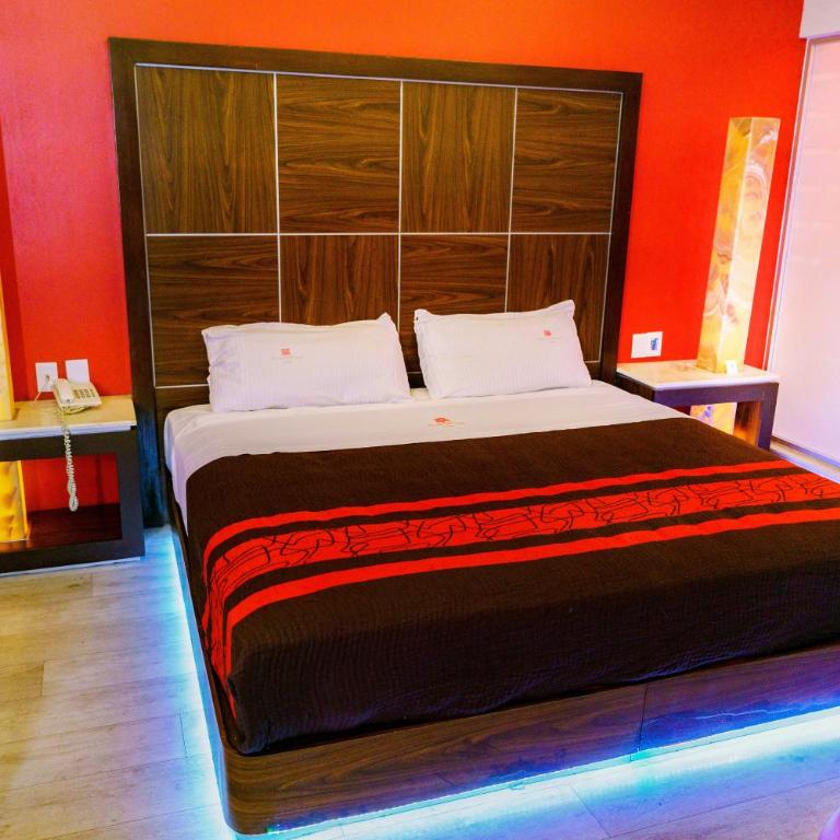 Plutarco Suites - Deluxe Room - 1