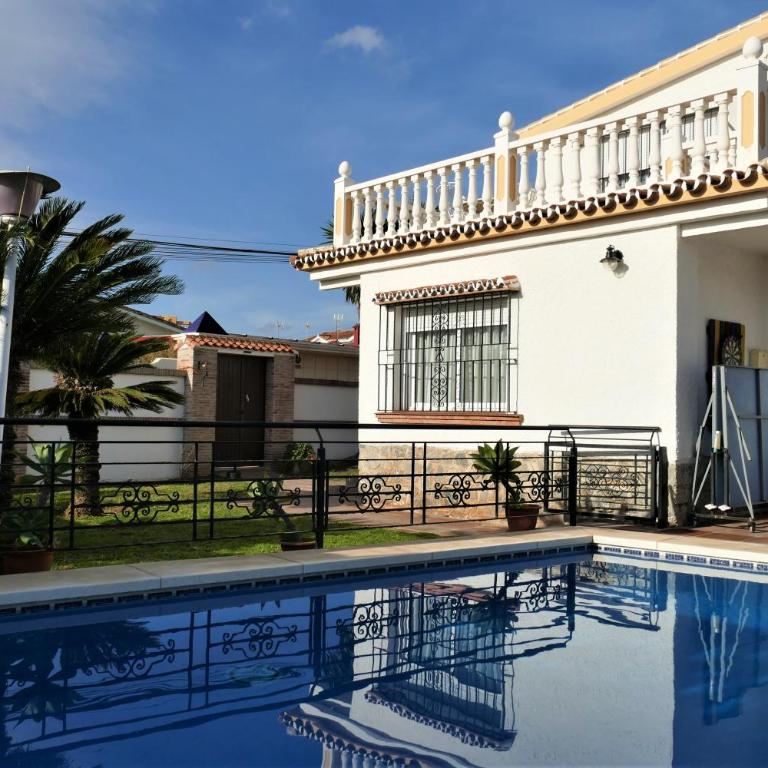 El Descanso - by Costadelsolholiday FAMILY VILLA BY MARINA heated private pool! - Villa - 85