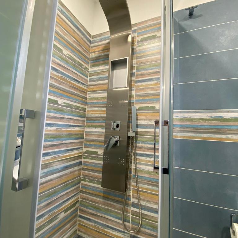 IN CENTRO ROOMS Vicino Cefalù SELF-CHEK-IN - Triple Room with Private Bathroom - 4