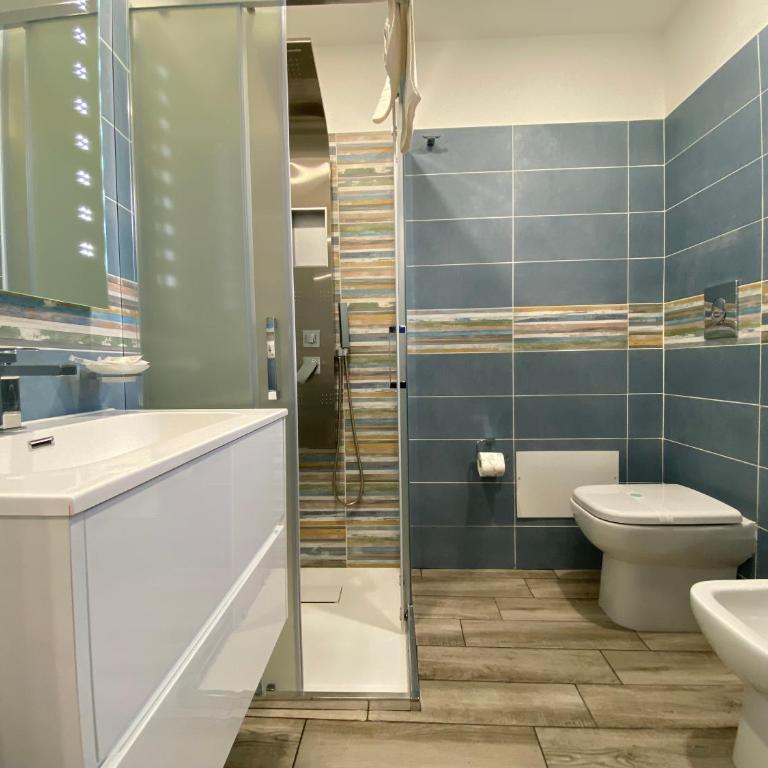 IN CENTRO ROOMS Vicino Cefalù SELF-CHEK-IN - Triple Room with Private Bathroom - 5