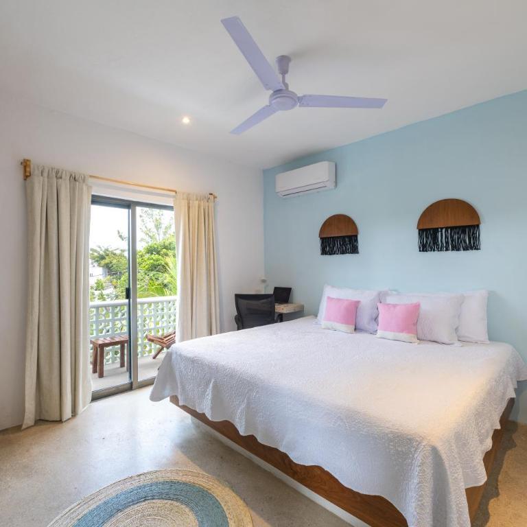 Casa Ikal - King Room with Balcony - 7