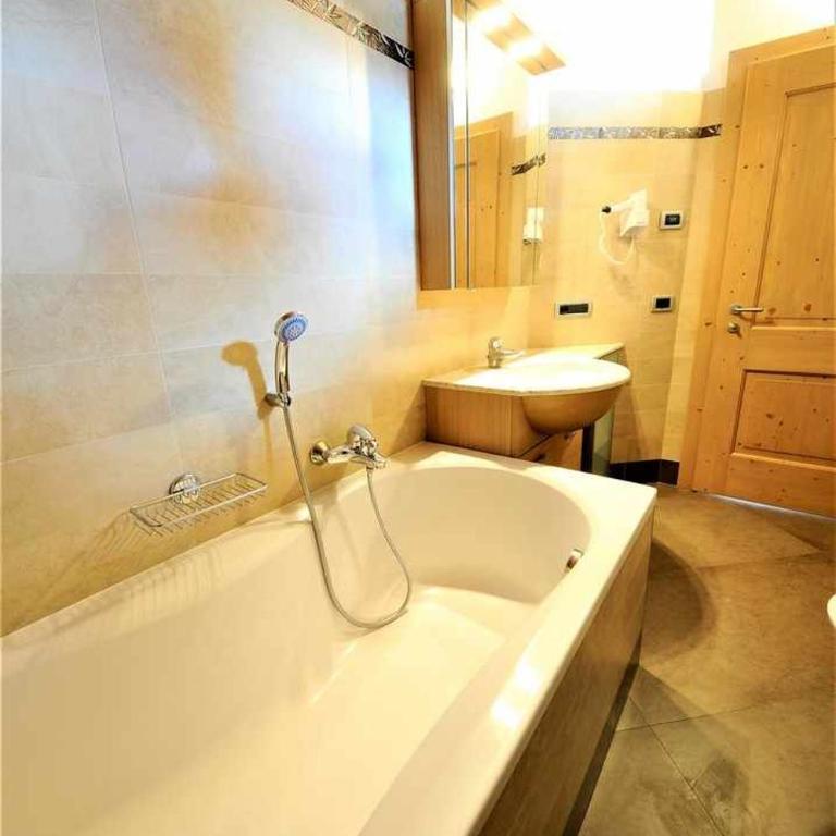 Appartamenti Neve by Livigno Accomodation - Appartamento con 2 Camere da Letto - 6
