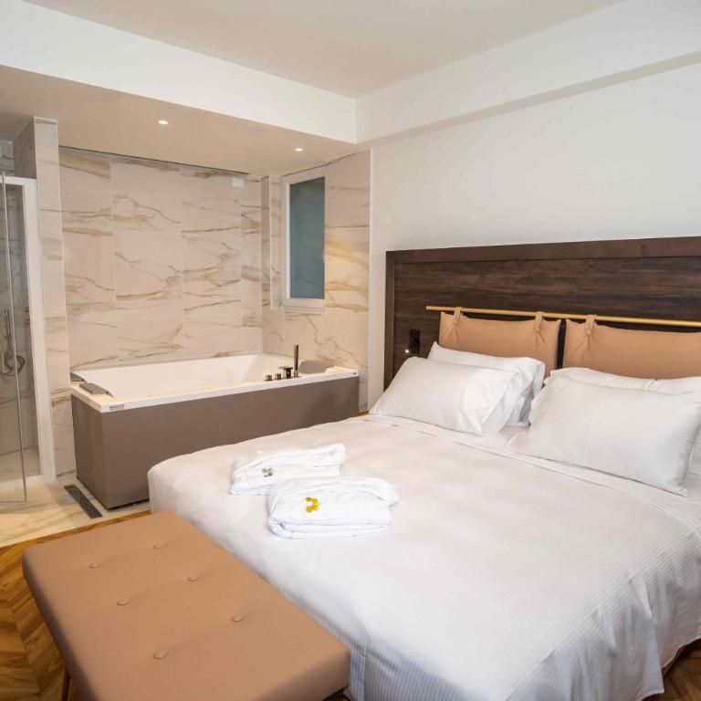 Jacuzzi Suite Home by Enjoy Garda Hotel - Suite Queen con Vasca Idromassaggio - 1