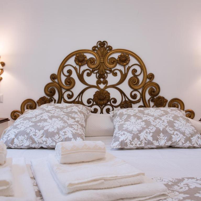 B&B Toma Street - Camera Matrimoniale con Balcone - 4