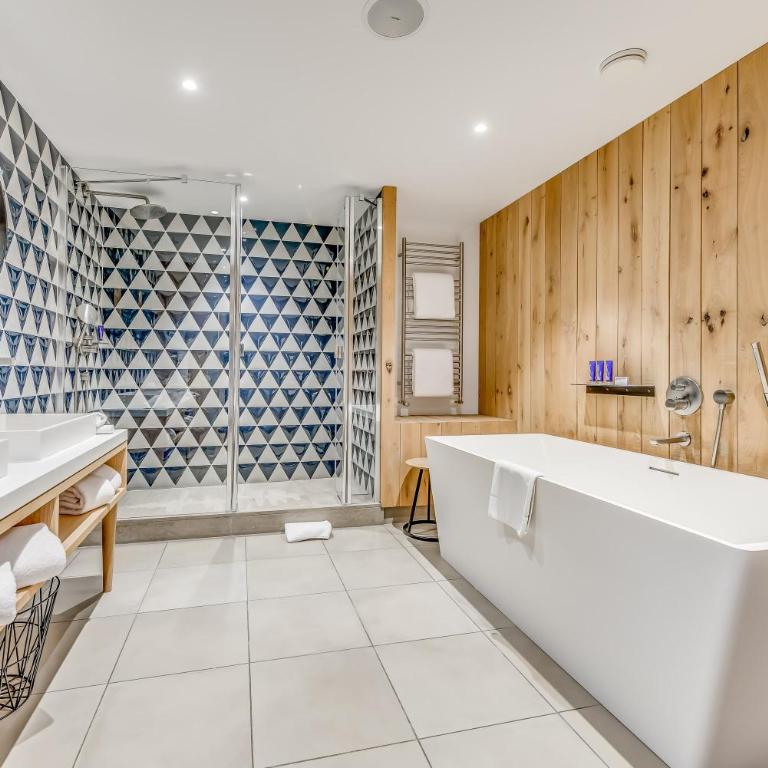 Le Yule Hotel & Spa - Suite - Vue sur Pistes - 5