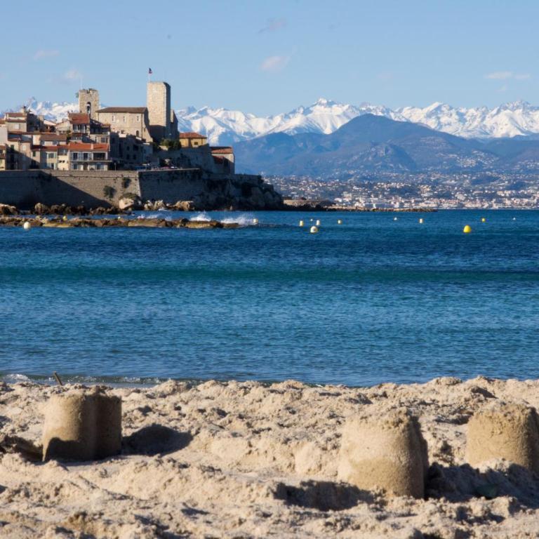 Studio confort, chic & spacieux Plage de Juan les pins & central - Apartamento Estudio - 21