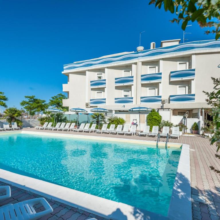 Hotel Corinna - Camera Matrimoniale/Doppia con Letti Singoli con Vista Piscina - 1