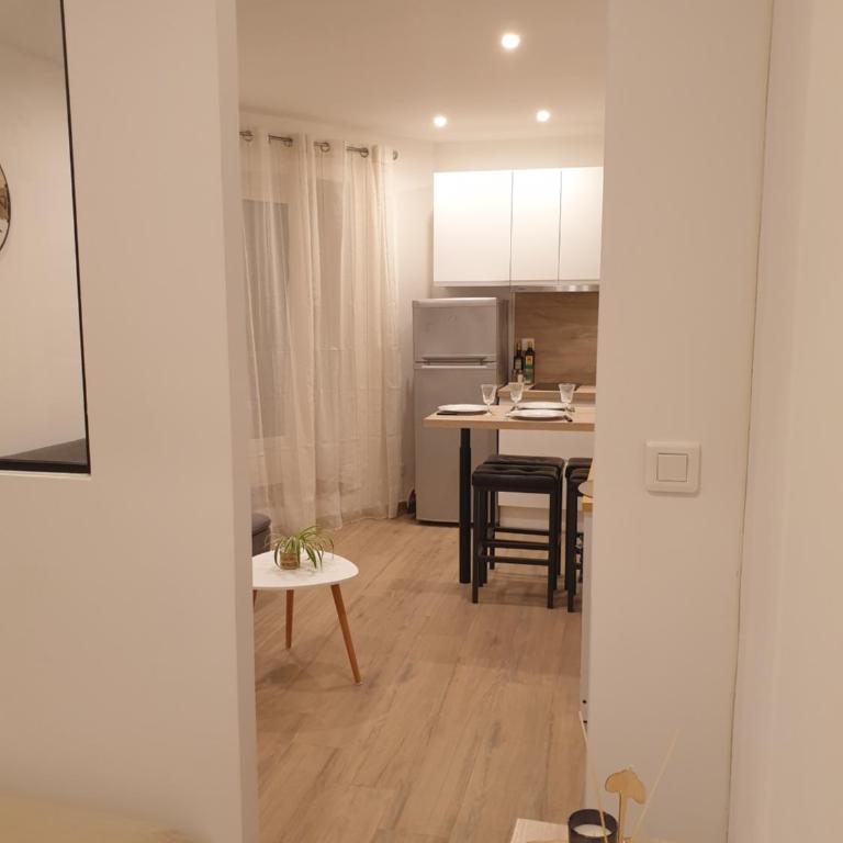 Charmant studio avec coin nuit - vieille ville CLIMATISE - Appartement 1 Chambre - 23