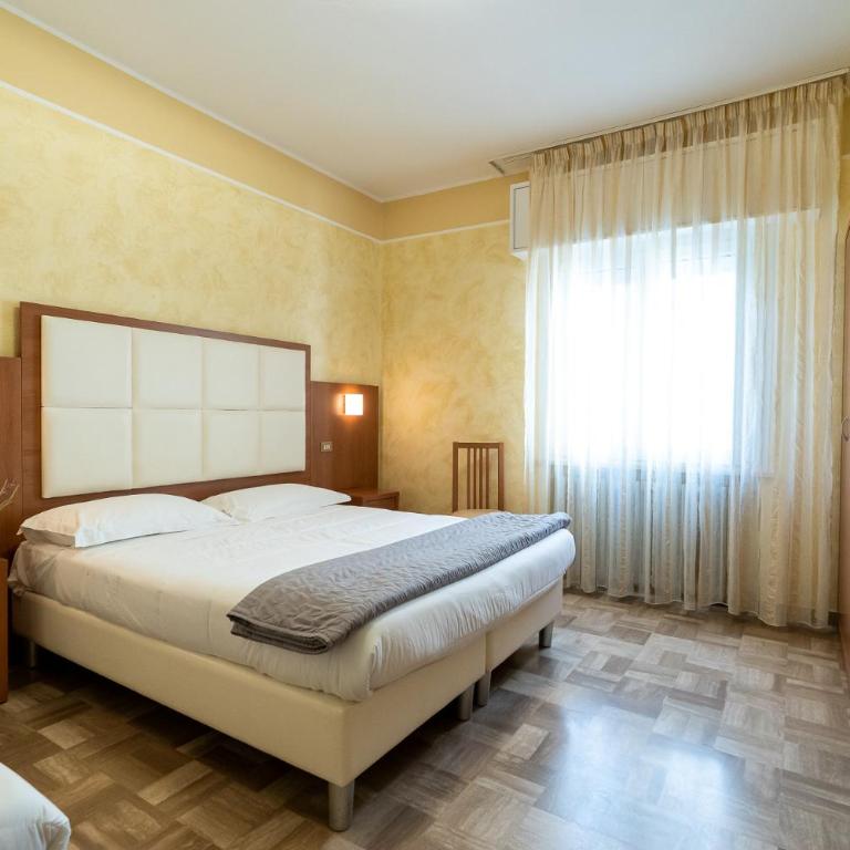 Hotel Tirsus - Camera Matrimoniale/Doppia con Letti Singoli - Dependance - 2