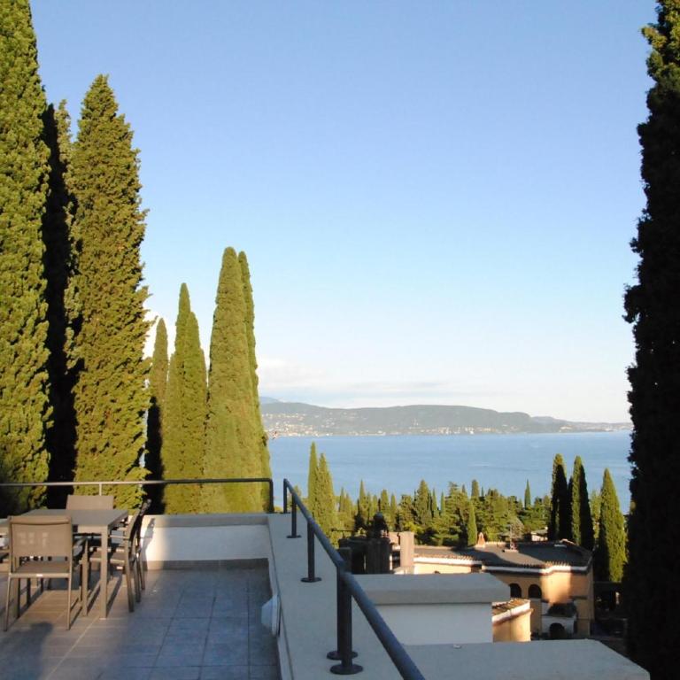 Washington Apartments al Vittoriale - Appartamento con 2 Camere da Letto e Terrazza - 4