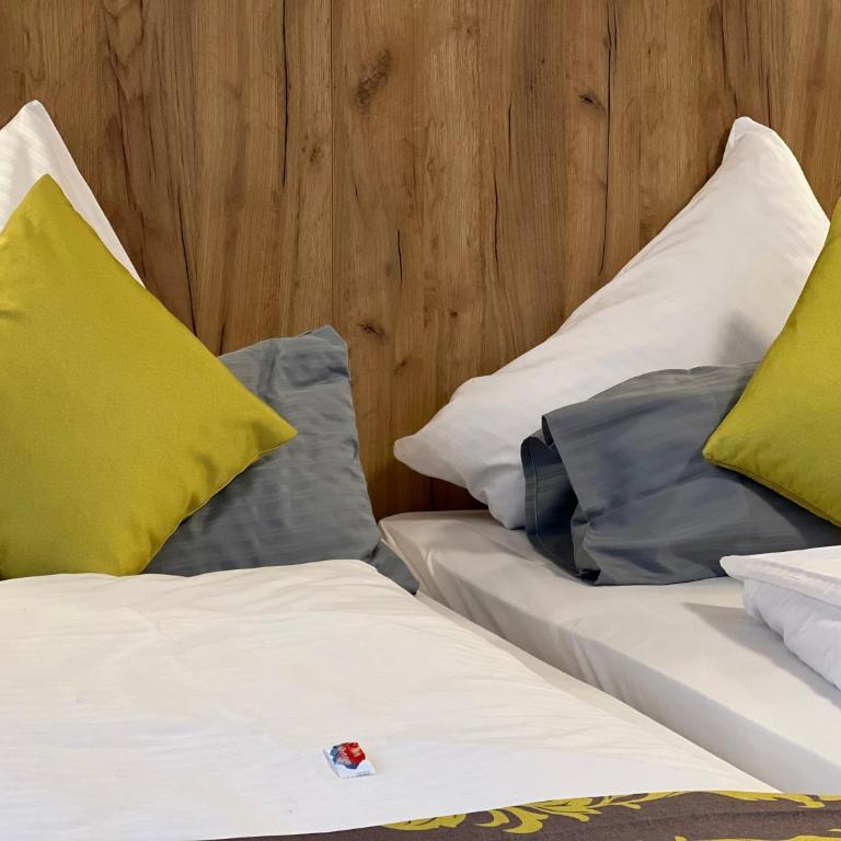 Business Boardinghouse Augsburg, zentral, ruhig & mit Parkplatz - Doppel-/Zweibettzimmer mit Dusche - 17