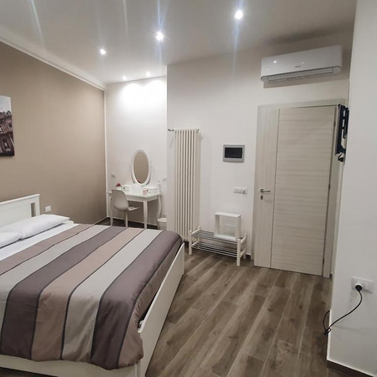 Garibaldi Rooms 29 - Piazza Marina a Palermo - In pieno Centro. - Triple Room with Private Bathroom - 3