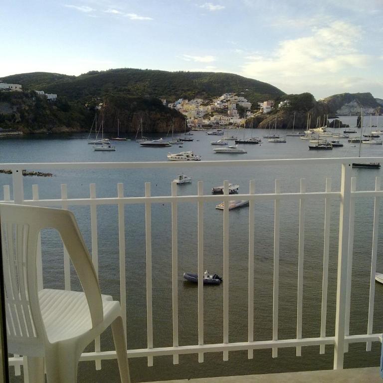 Hotel La Baia - Camera Matrimoniale con Balcone e Vista Mare - 3