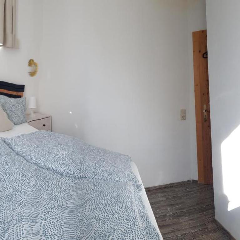 House LA Neuschwanstein Blick - Budget City Hotel - Doppelzimmer mit eigenem Bad - 3