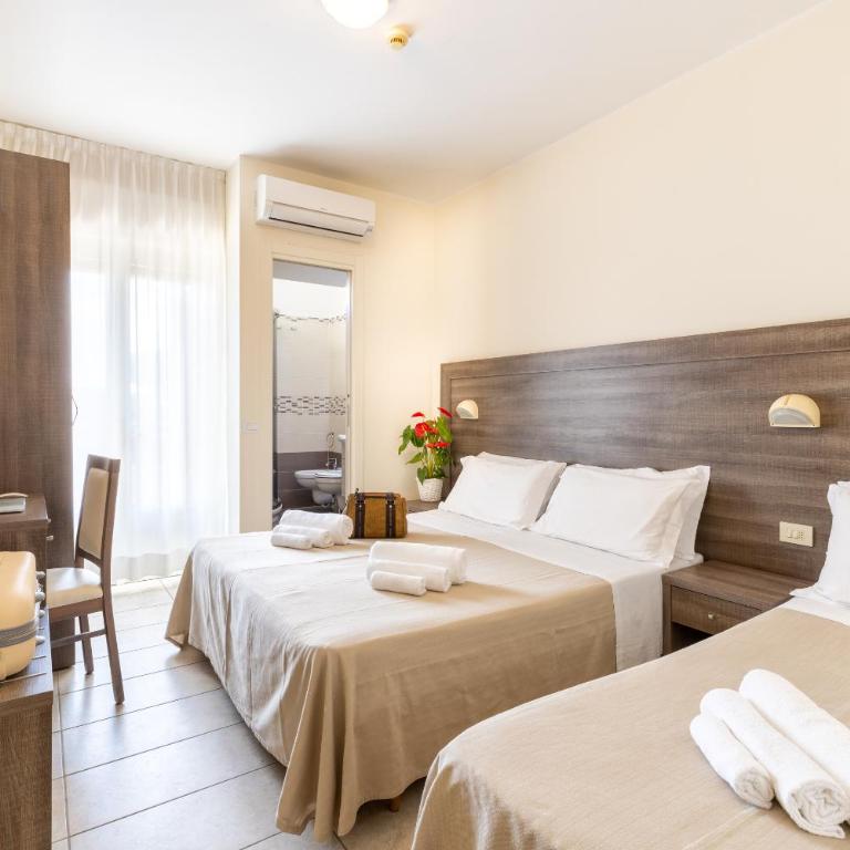 Hotel Edelweiss Riccione - Camera Tripla con Balcone - 25