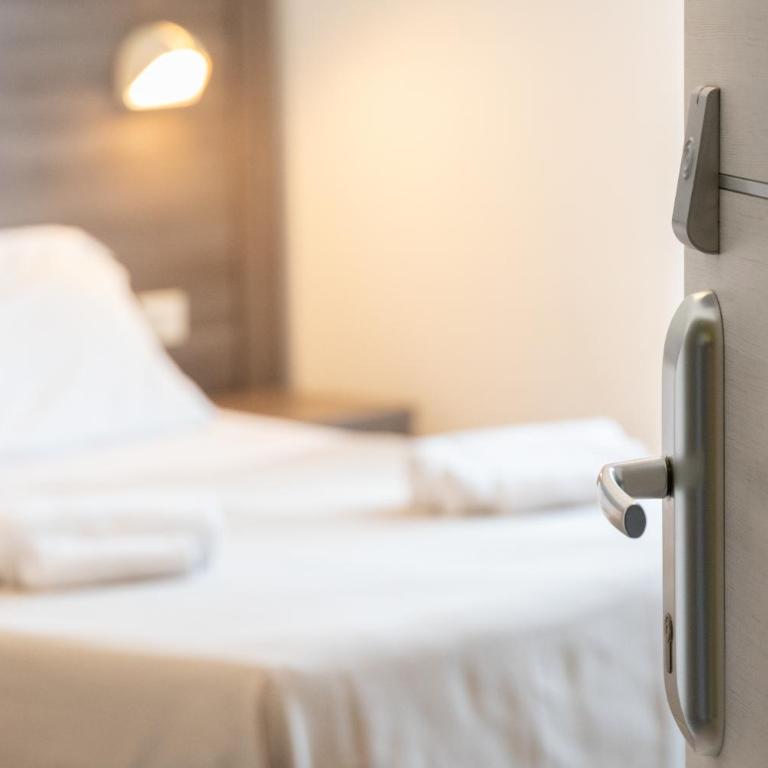 Hotel Edelweiss Riccione - Camera Matrimoniale con Letto a una Piazza e Mezza - 14