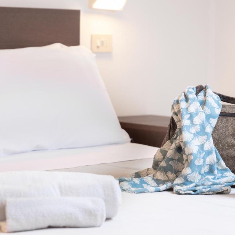 Hotel Edelweiss Riccione - Camera Matrimoniale con Letto a una Piazza e Mezza - 8
