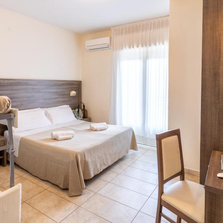 Hotel Edelweiss Riccione - Camera Quadrupla con Balcone - 13