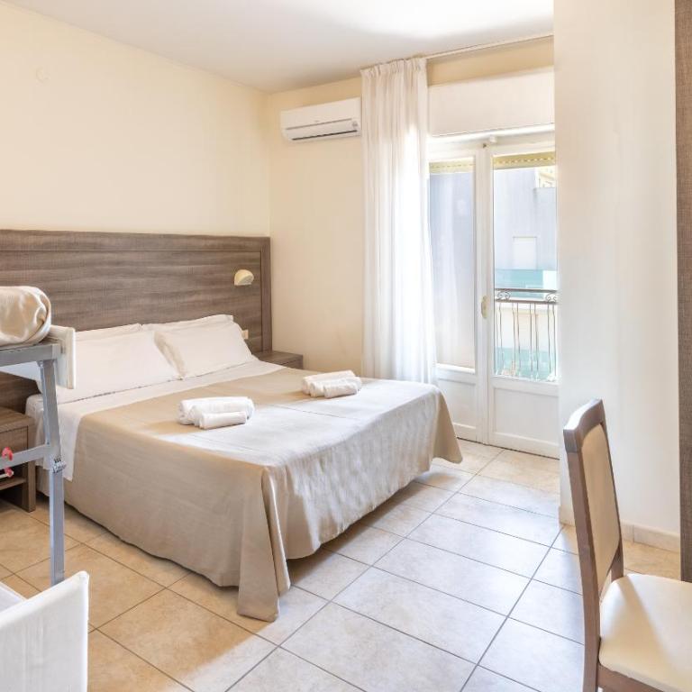 Hotel Edelweiss Riccione - Camera Quadrupla con Balcone - 15