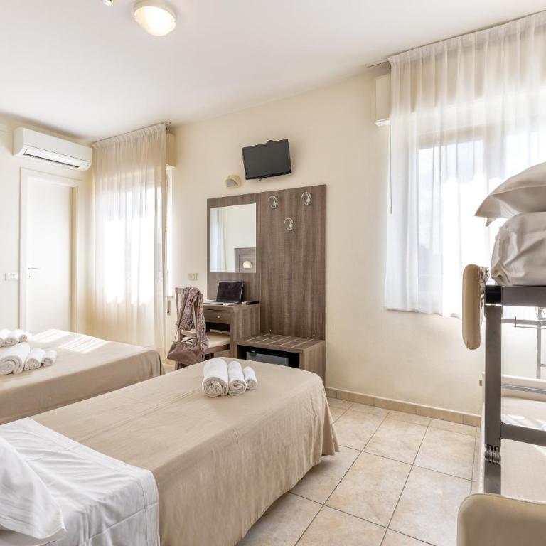 Hotel Edelweiss Riccione - Camera Familiare - 28