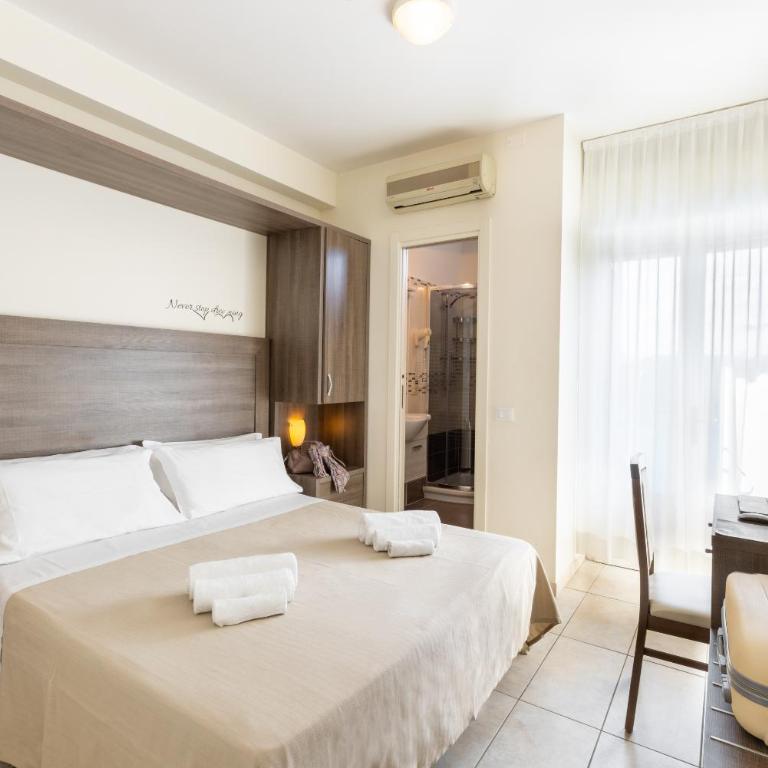 Hotel Edelweiss Riccione - Camera Matrimoniale con Balcone - 2