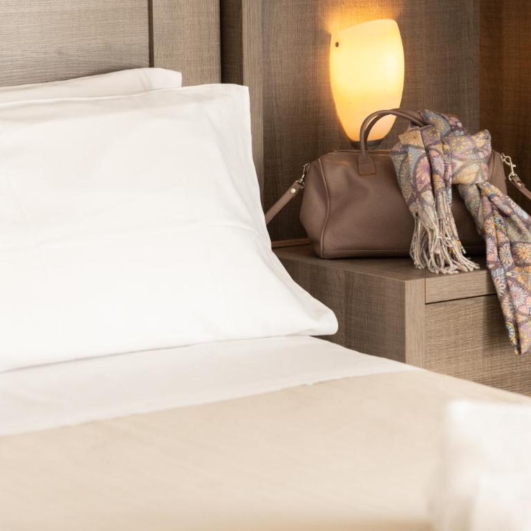 Hotel Edelweiss Riccione - Camera Matrimoniale con Letto a una Piazza e Mezza - 11