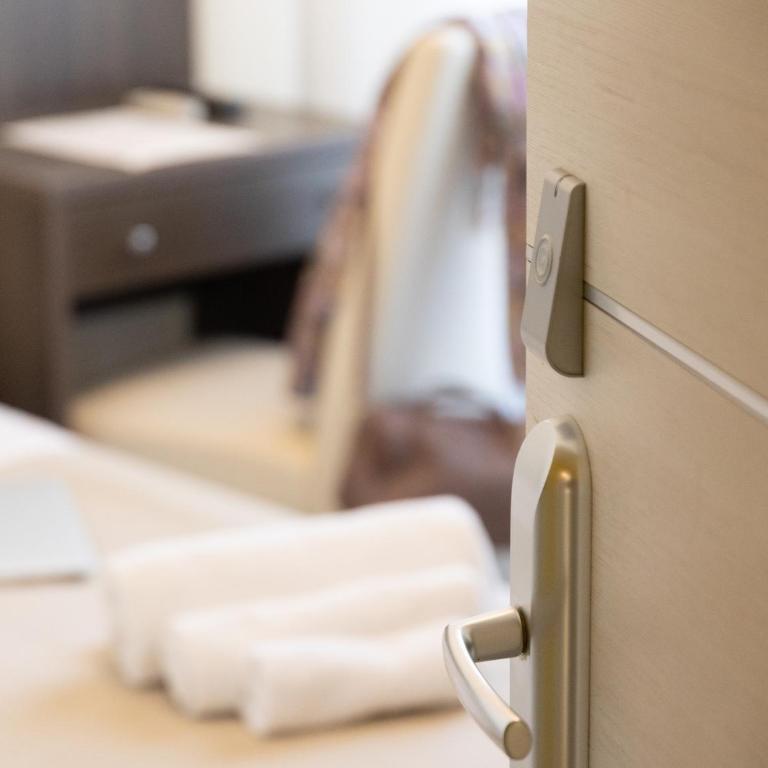 Hotel Edelweiss Riccione - Camera Matrimoniale con Letto a una Piazza e Mezza - 37