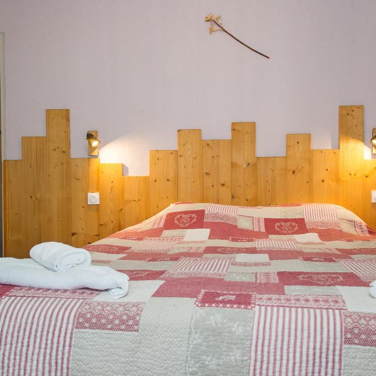 Village Vacances Le Gîte Châtel - Chambre Double - Vue sur Montagne - 1
