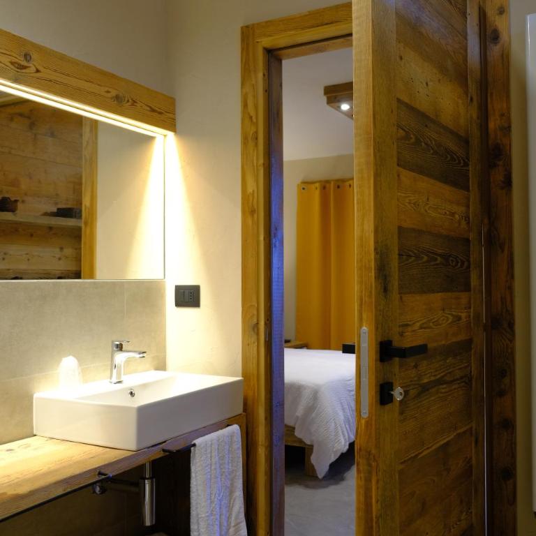 Arlette Chambres d'Hôtes - Camera King con Accesso Ospiti Disabili - 3