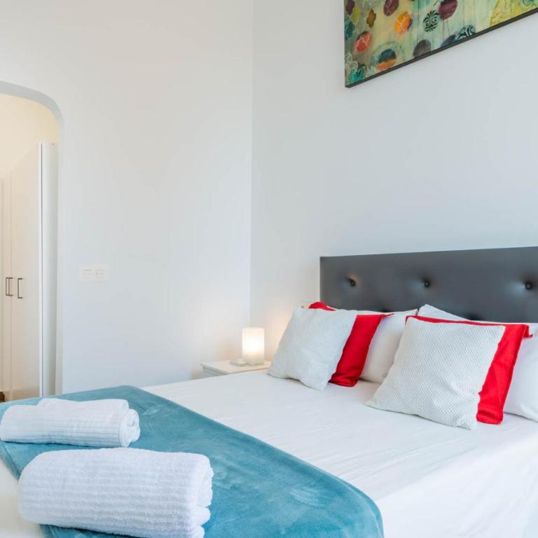 Apartamentos Alcazaba - Three-Bedroom Apartment with View - 6