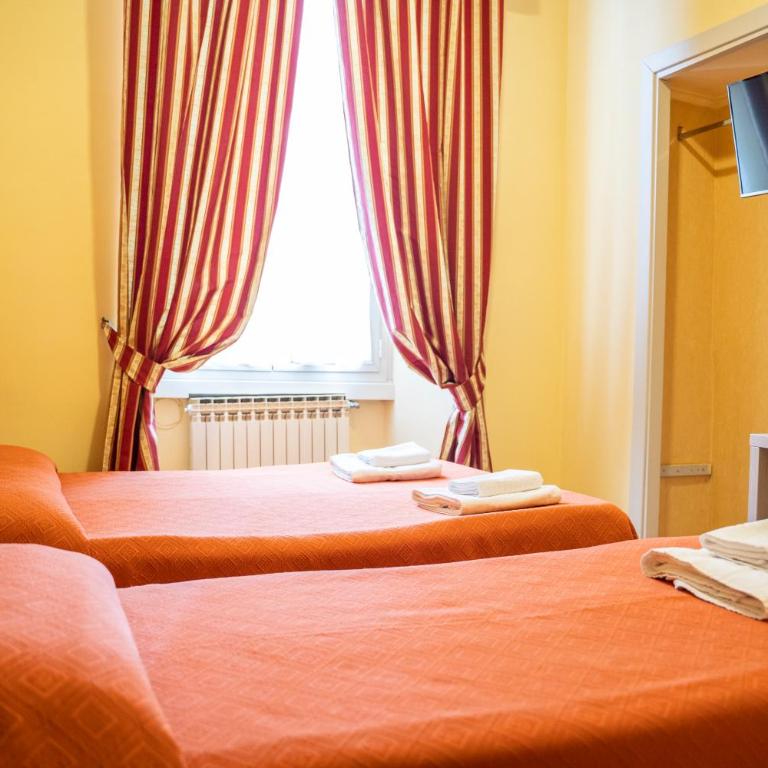 Hotel Ferrarese - Camera Tripla Classic - 9