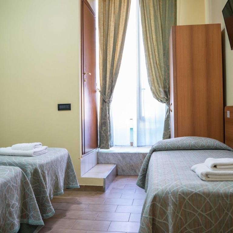 Hotel Ferrarese - Camera Tripla Classic - 15