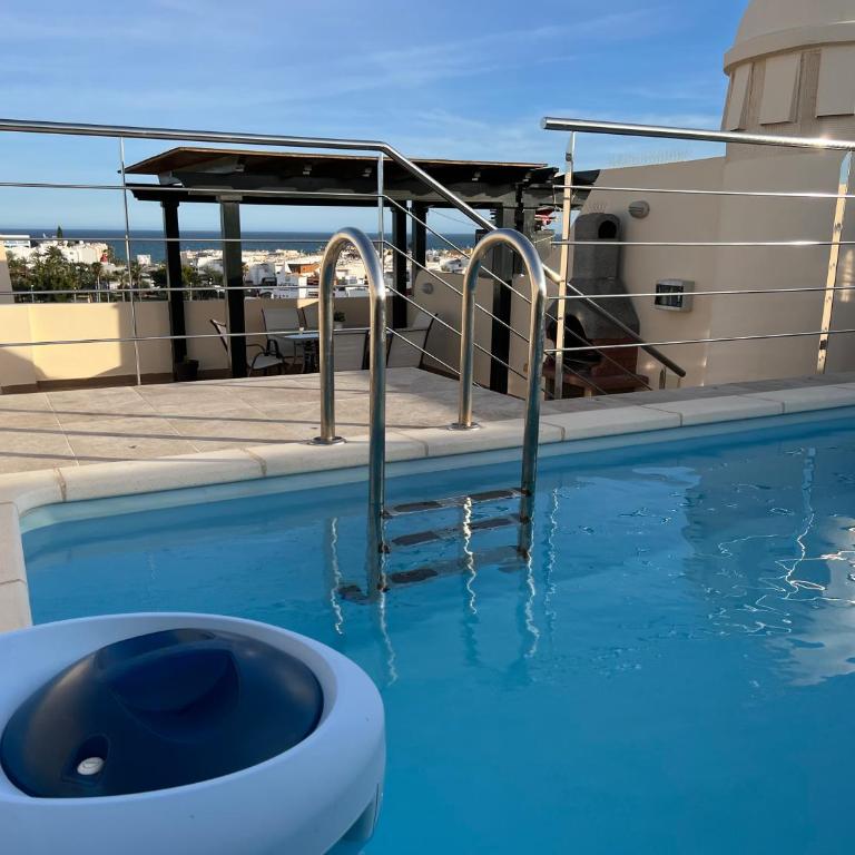 Atico con piscina privada vistas al mar - Apartamento con vistas al mar - 2
