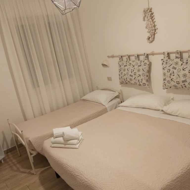Hotel 21 Riccione - Comfort Triple Room - 2