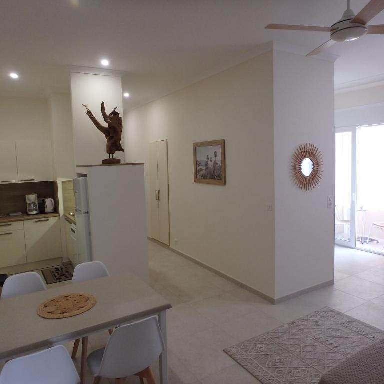Residence Veles Plage - Appartement 2 Chambres avec Terrasse (4 Personnes - Vue sur Mer - Premier Étage) - 1