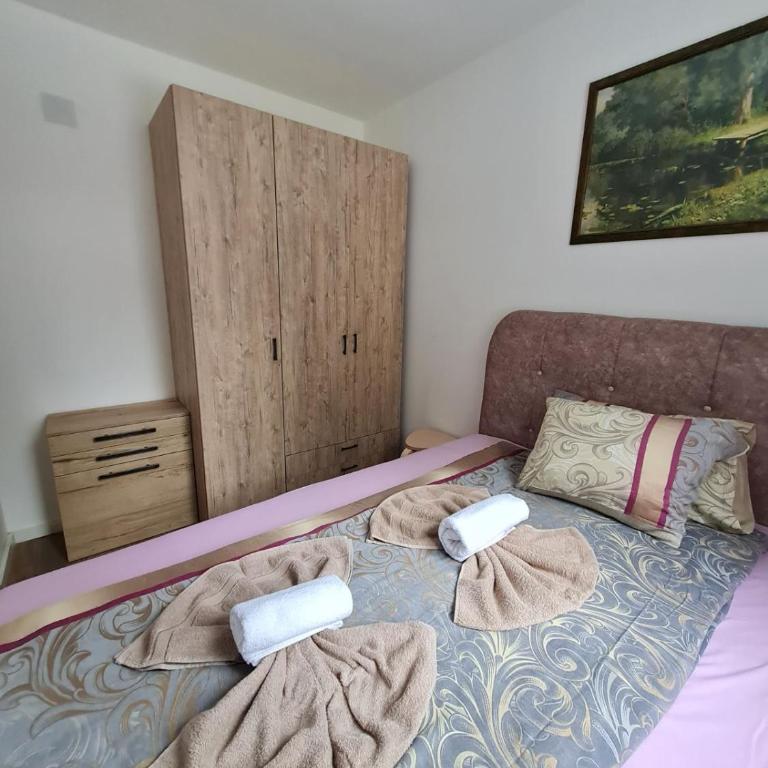 Lux Apartman Lucky - One-Bedroom Apartment - 18