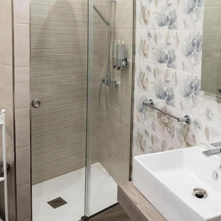 Garibaldi Rooms 29 - Piazza Marina a Palermo - In pieno Centro. - Double Room with Private Bathroom - 3