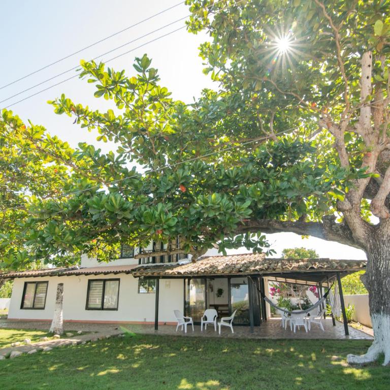 Cabana Canaima - Five-Bedroom House - 3
